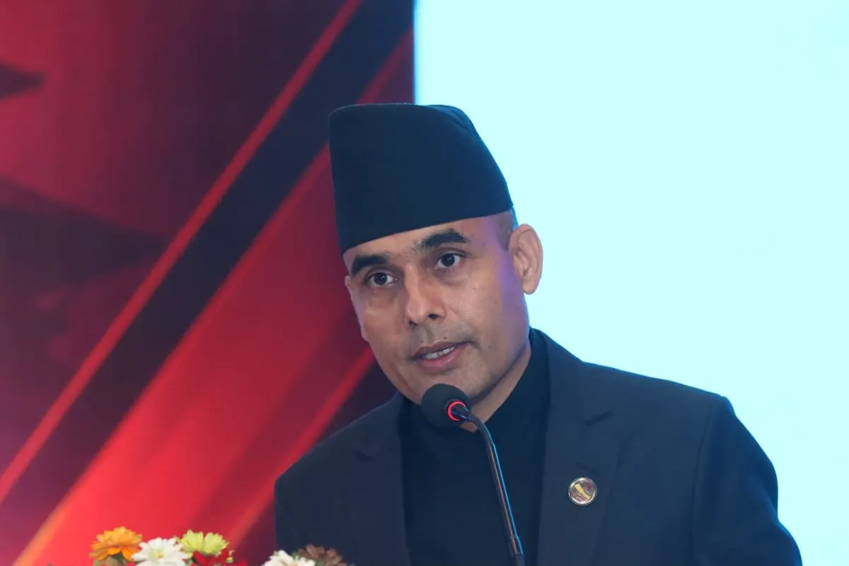 सञ्चारमाध्यमले नागरिकको अधिकार र सार्वजनिक हितलाई केन्द्रमा राख्नुपर्छ : सञ्चारमन्त्री